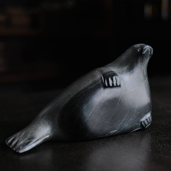 イヌイット・アート アザラシのスカルプチャー