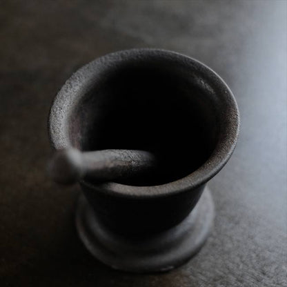 鉄製のすり鉢