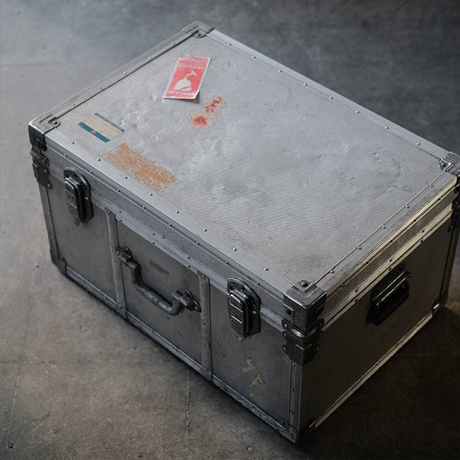 アルミのトランク