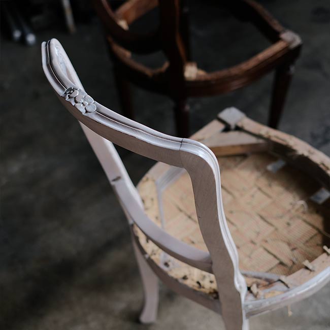Set of 2 seatless chairs (cannot be shipped)