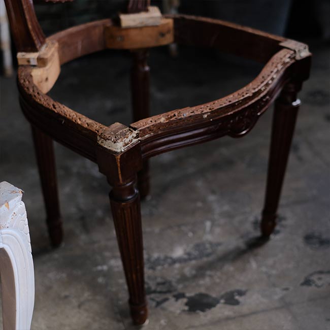 Set of 2 seatless chairs (cannot be shipped)
