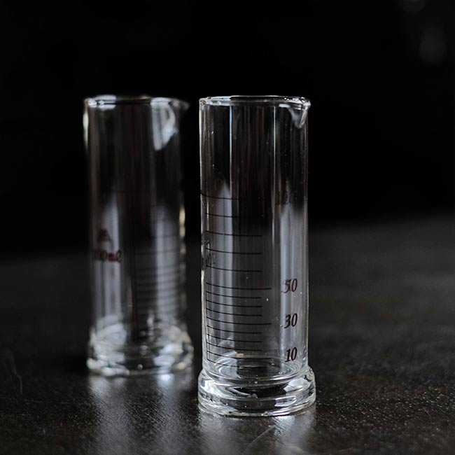 ARROWメスシリンダー 100ml