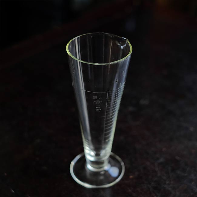 メスシリンダー 200ml