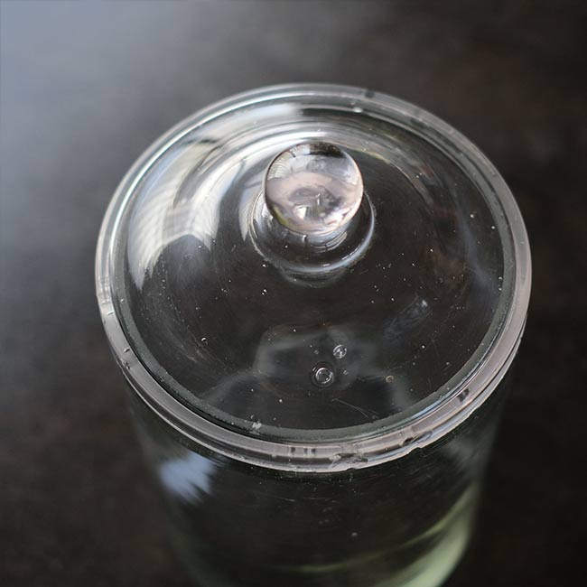 ガラスのキャニスター