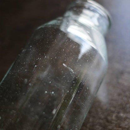 気泡の入ったフラワーベース
