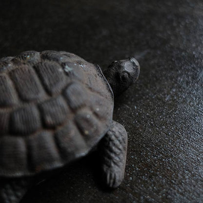 鋳物の亀の灰皿