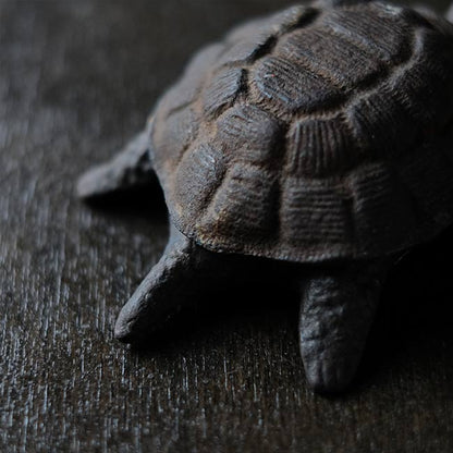 鋳物の亀の灰皿