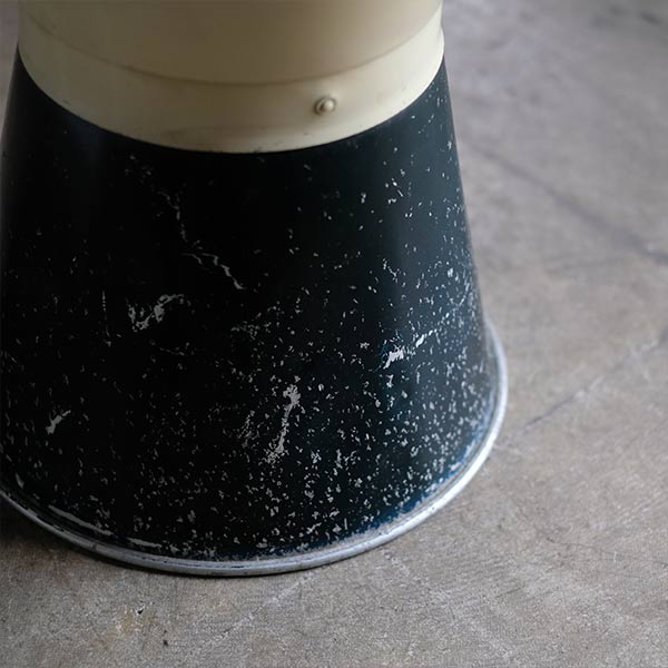 Aluminum stool with wastebasket