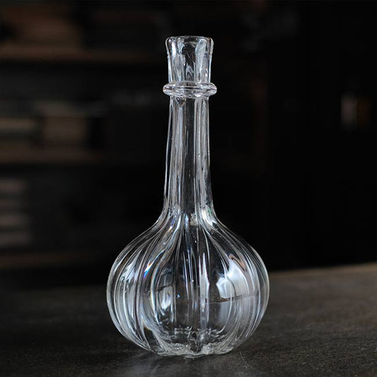細身のハンドブロー デキャンタ