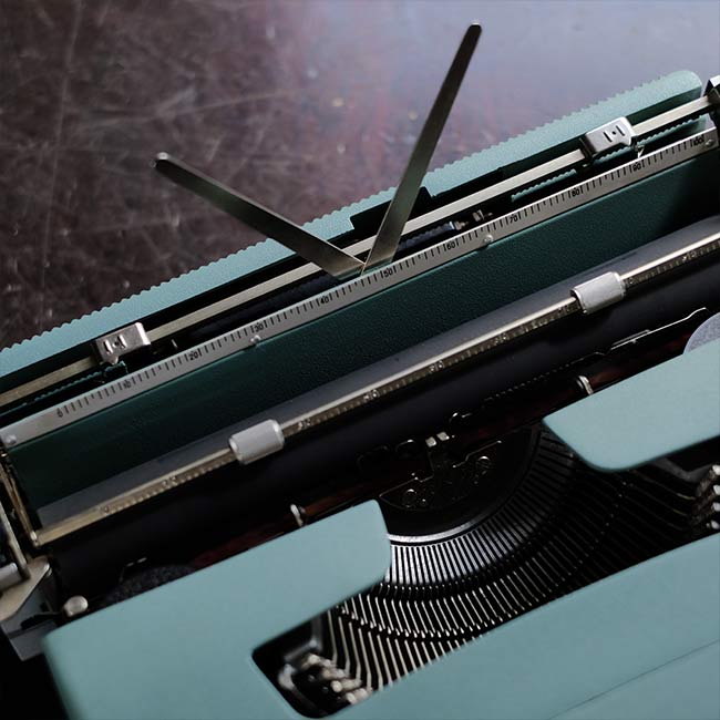 OLIVETTI ’Lettera 32’ タイプライター インクリボン交換済み