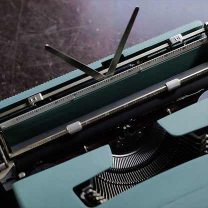 OLIVETTI ’Lettera 32’ タイプライター インクリボン交換済み