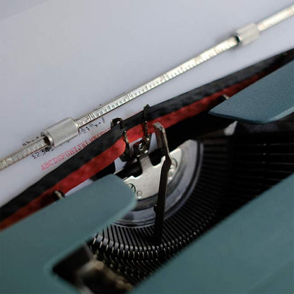 OLIVETTI ’Lettera 32’ タイプライター インクリボン交換済み