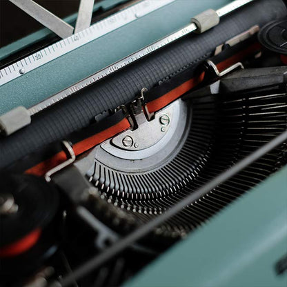 OLIVETTI Lettera 32 タイプライター
