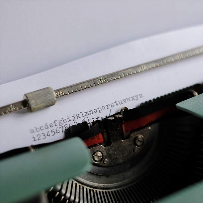 OLIVETTI Lettera 32 タイプライター