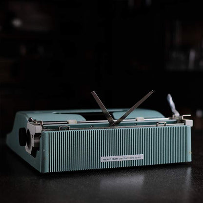 OLIVETTI Lettera 32 タイプライター