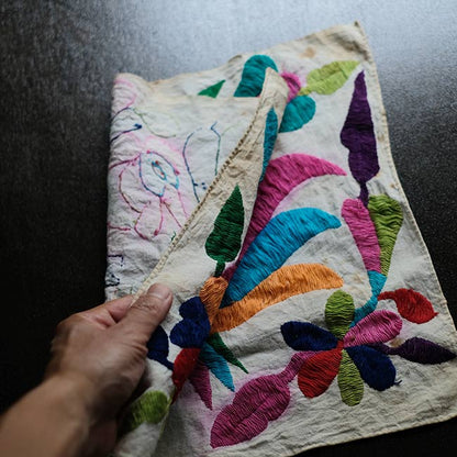 オトミ族 刺繍布