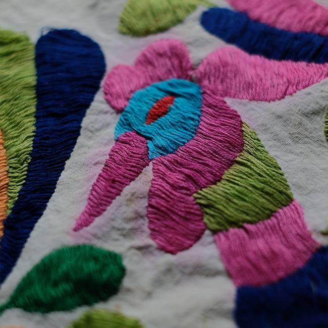 オトミ族 刺繍布