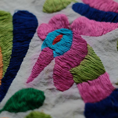 オトミ族 刺繍布