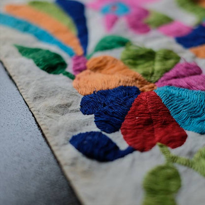 オトミ族 刺繍布