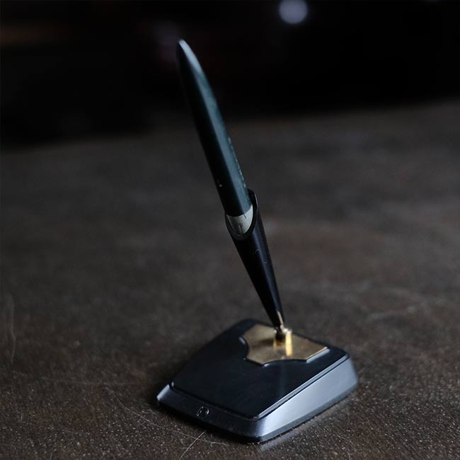 プラチナ デスクトップペンスタンド