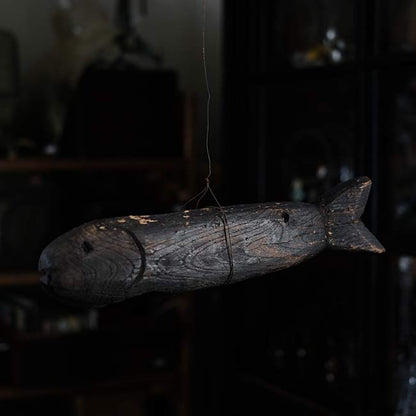 自在鉤の横木の魚