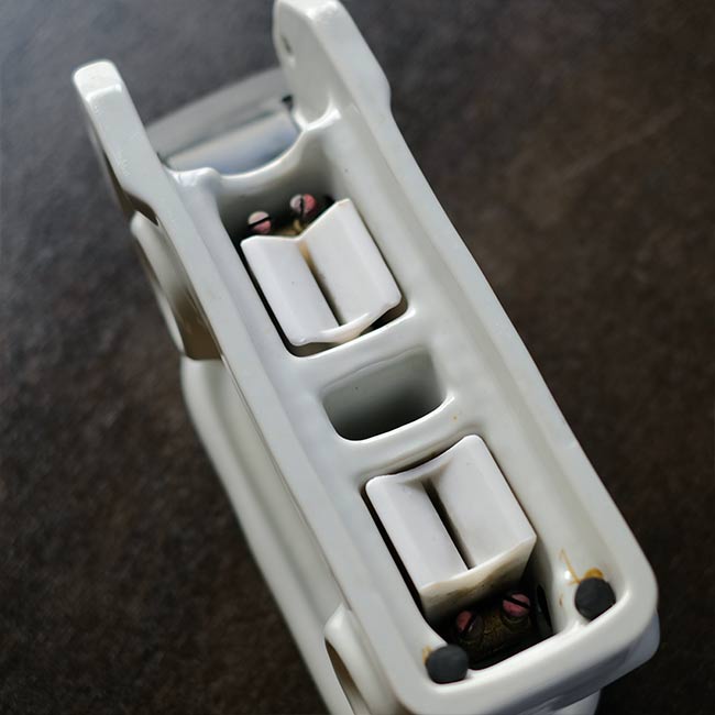 高圧カットアウト