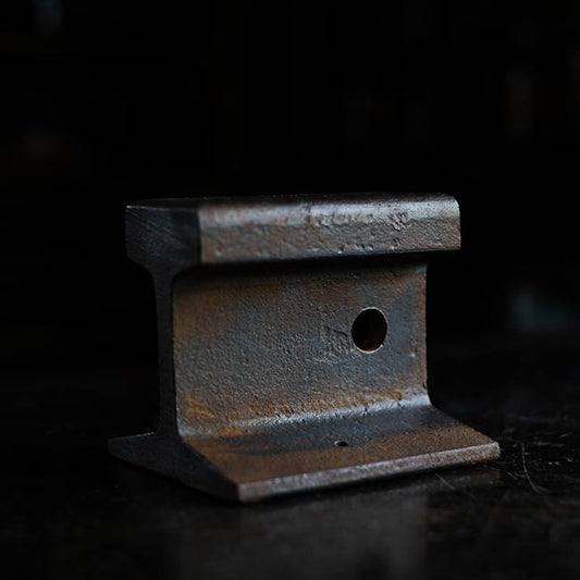 錆びた金床（アンビル）