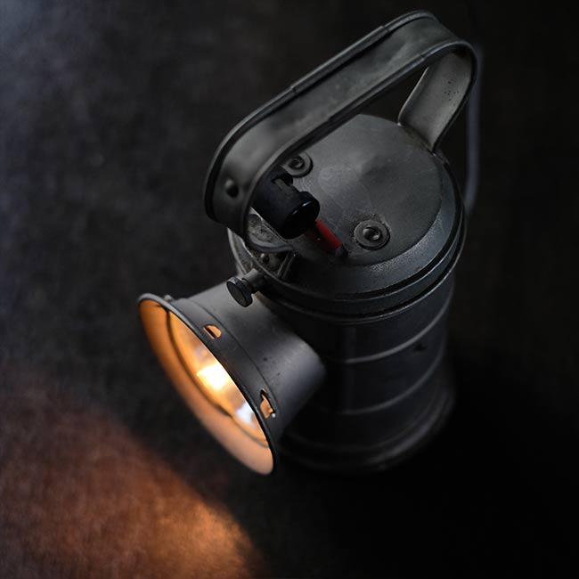 鉄道の合図灯のランプ