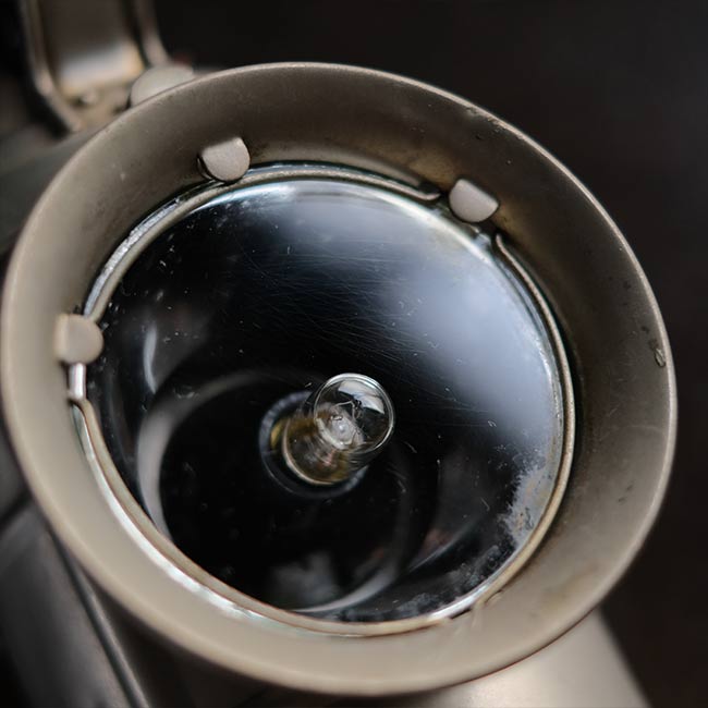 鉄道の合図灯のランプ