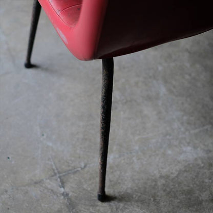 鉄脚のレトロチェア