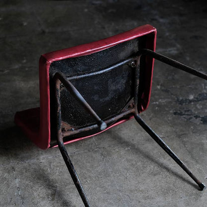 鉄脚のレトロチェア