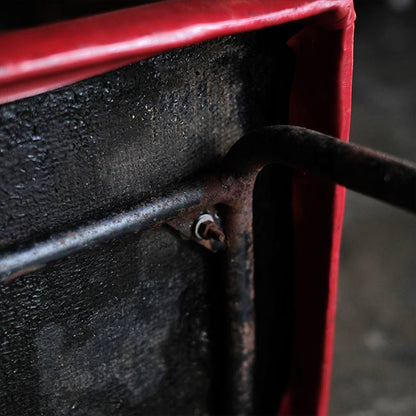 鉄脚のレトロチェア