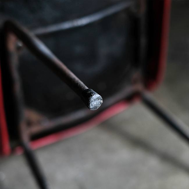 鉄脚のレトロチェア