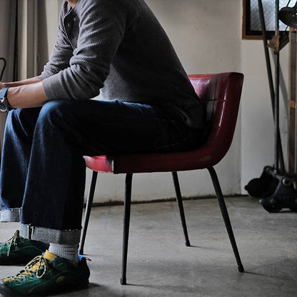 鉄脚のレトロチェア