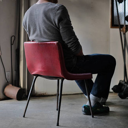 鉄脚のレトロチェア