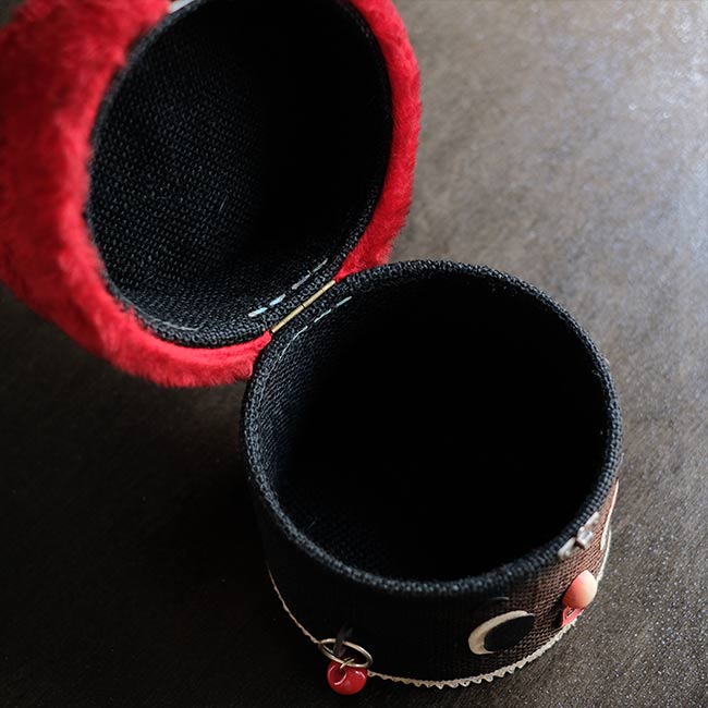 Retro trinket box