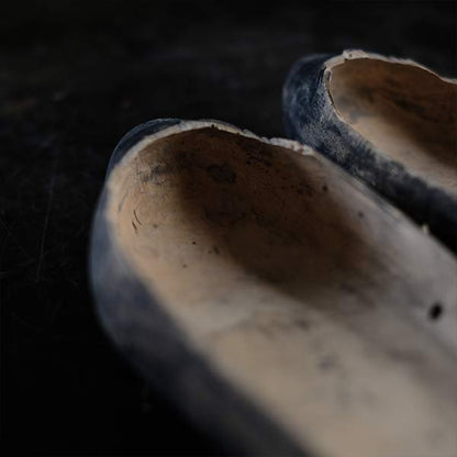 朽ちかけの木靴