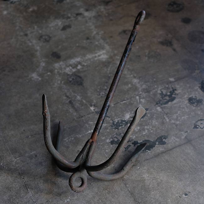 サビた錨（いかり）