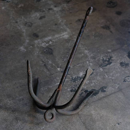 サビた錨（いかり）