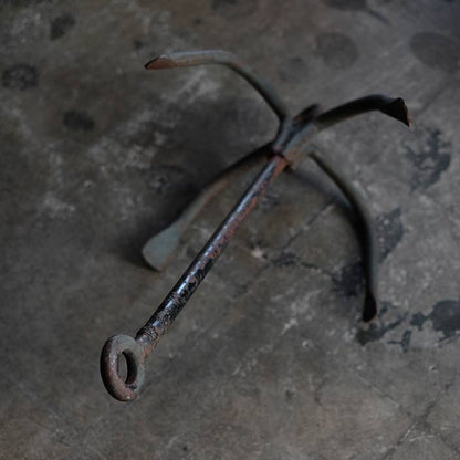 サビた錨（いかり）