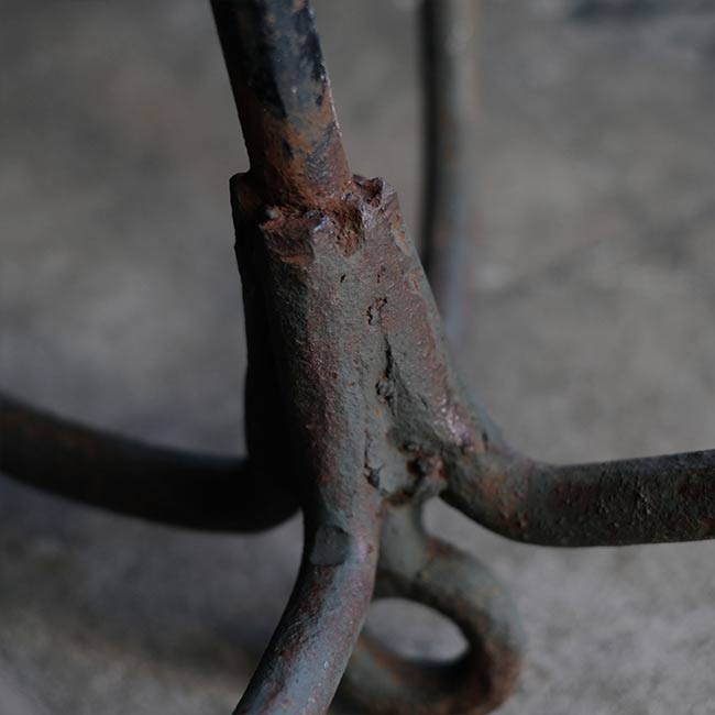 サビた錨（いかり）
