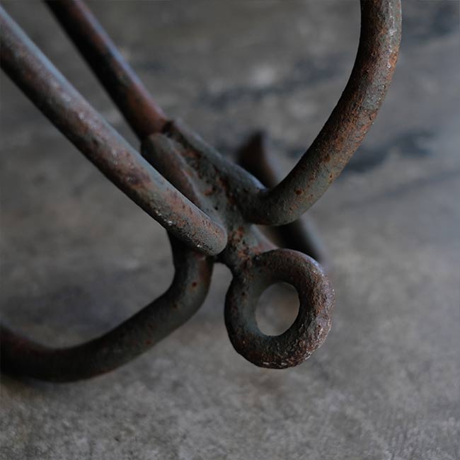 サビた錨（いかり）