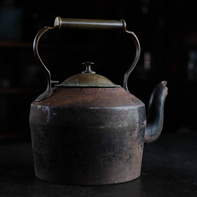 C.W.S. DUDLEY 鋳物のケトル