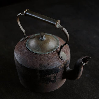 C.W.S. DUDLEY 鋳物のケトル