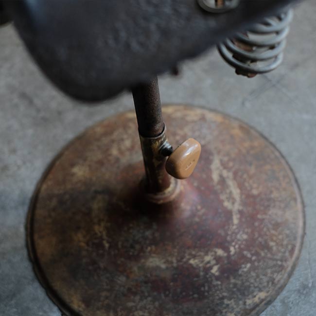 ドライバーズシートチェア