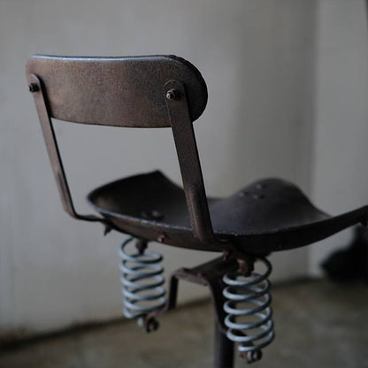 ドライバーズシートチェア