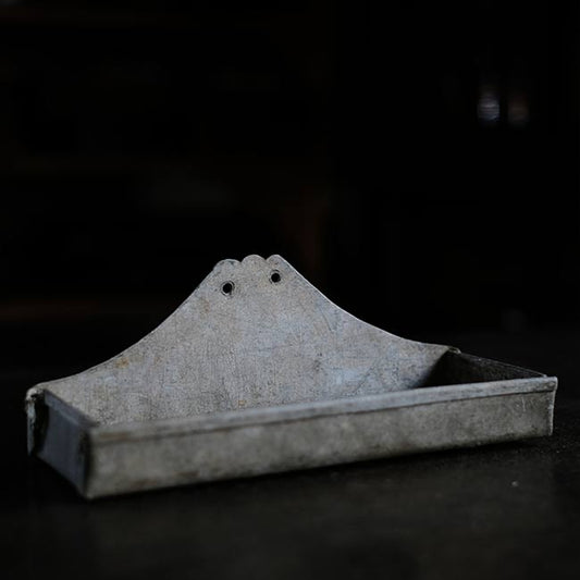 Withered tray