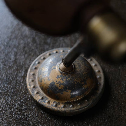 小型のデスクランプ