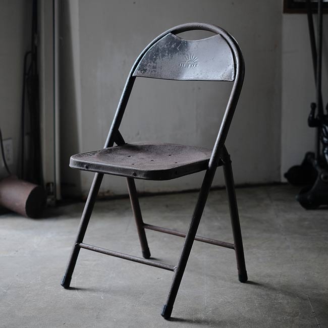 メタルの折りたたみチェア