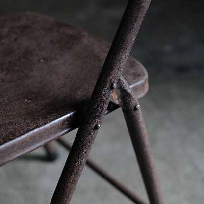 メタルの折りたたみチェア